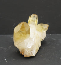 Lade das Bild in den Galerie-Viewer, M330 Citrin Stufe Top 0,50kg.
