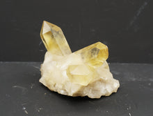 Lade das Bild in den Galerie-Viewer, M330 Citrin Stufe Top 0,50kg.
