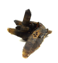 Lade das Bild in den Galerie-Viewer, M405 Rauchquarz Stufe 0,90 kg.
