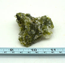 Lade das Bild in den Galerie-Viewer, M427 Bergkristall, Epidot
