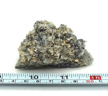 Lade das Bild in den Galerie-Viewer, M429 Bergkristall, Pyrit
