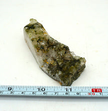 Lade das Bild in den Galerie-Viewer, M440 Bergkristall, Epidot
