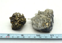 Lade das Bild in den Galerie-Viewer, M445 Bergkristall, Pyrit
