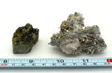 Lade das Bild in den Galerie-Viewer, M448 Bergkristall, Pyrit, Epidot
