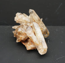 Lade das Bild in den Galerie-Viewer, M553 Bergkristall 0,90kg.
