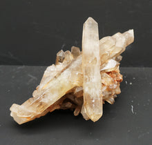 Lade das Bild in den Galerie-Viewer, M553 Bergkristall 0,90kg.

