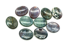 Lade das Bild in den Galerie-Viewer, D108 Daumenstein Moosachat
