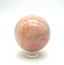 Charger l'image dans la galerie, O472 Sphère en cristal de quartz rose 7 cm.
