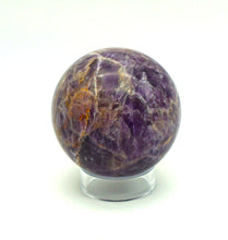 Lade das Bild in den Galerie-Viewer, O476 Amethyst Kristall Kugel
