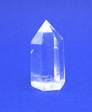 Lade das Bild in den Galerie-Viewer, O481 Bergkristall

