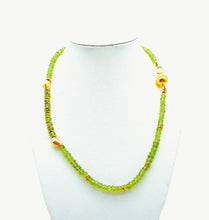 Load image into Gallery viewer, P056 Peridot Halskette facettiert
