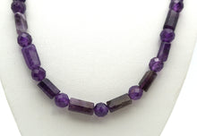 Lade das Bild in den Galerie-Viewer, P102 Amethyst Halskette facettiert
