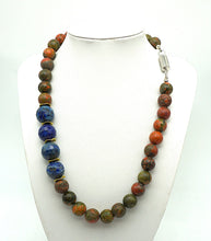 Lade das Bild in den Galerie-Viewer, P105 Unakit/Lapislazuli Halskette
