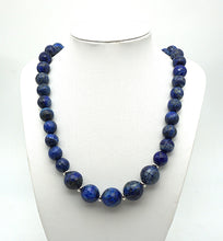 Lade das Bild in den Galerie-Viewer, P112A Lapislazuli Halskette facettiert
