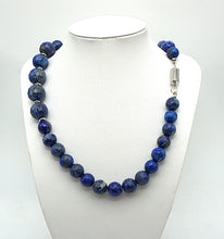 Lade das Bild in den Galerie-Viewer, P112A Lapislazuli Halskette facettiert
