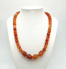 Lade das Bild in den Galerie-Viewer, P132 Karneol Halskette facettiert
