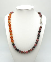 Lade das Bild in den Galerie-Viewer, P135 Halskette mit Rodonith/Karneol facettiert

