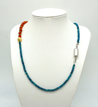 Lade das Bild in den Galerie-Viewer, P139 Apatit/Karneol Halskette facettiert
