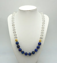 Lade das Bild in den Galerie-Viewer, P140 Bergkristall/Lapislazuli Halskette facettiert
