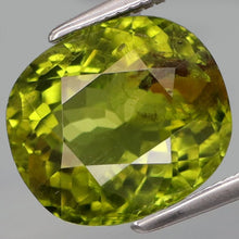Lade das Bild in den Galerie-Viewer, E1146 Peridot 4,87 ct,

