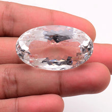 Lade das Bild in den Galerie-Viewer, E1010 Bergkristall Top 97,5ct.
