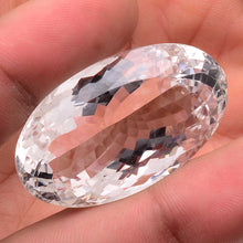 Lade das Bild in den Galerie-Viewer, E1010 Bergkristall Top 97,5ct.
