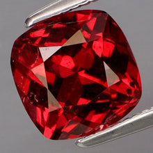 Lade das Bild in den Galerie-Viewer, E1030 Rodolith Granat 2,42ct.

