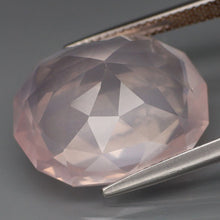 Lade das Bild in den Galerie-Viewer, E1051 Rosenquarz 23,46ct.
