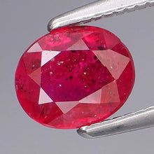 Lade das Bild in den Galerie-Viewer, E379 Rubin 0,97ct.
