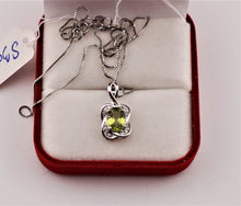 Lade das Bild in den Galerie-Viewer, S300 Silber 925 Anhänger mit Peridot und Kette
