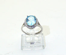 Lade das Bild in den Galerie-Viewer, S907 Silber Ring 925 mit Blau Topas
