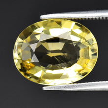 Lade das Bild in den Galerie-Viewer, E524 Scapolith gelb 3,63ct.
