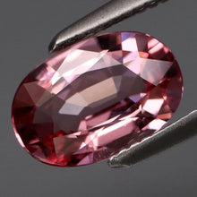 Lade das Bild in den Galerie-Viewer, E1164 Spinel 1,23ct.
