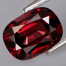 Lade das Bild in den Galerie-Viewer, E1101 Spinel rot 1,30ct.
