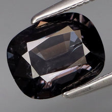Lade das Bild in den Galerie-Viewer, E1166 Spinel 1,61ct.
