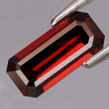 Lade das Bild in den Galerie-Viewer, E1153 Spinel rot 1,02ct.
