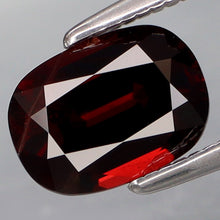 Lade das Bild in den Galerie-Viewer, E1053 Spinel rot
