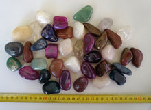 Lade das Bild in den Galerie-Viewer, T307 Trommelsteine groß 1 kg.
