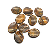 Lade das Bild in den Galerie-Viewer, D107 Daumenstein Tigerauge
