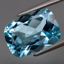 Lade das Bild in den Galerie-Viewer, E421 Topas bleu 8,66ct.
