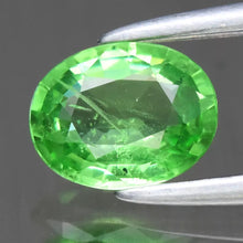 Lade das Bild in den Galerie-Viewer, E1025 Tsavorit RAR 0,63ct.
