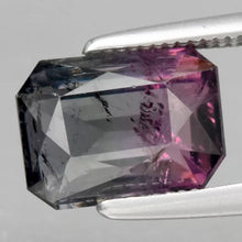 Lade das Bild in den Galerie-Viewer, E1081 Turmalin Bi Colour 2,18ct.
