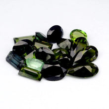 Lade das Bild in den Galerie-Viewer, E975 Turmalin grün 1ct.
