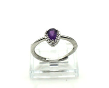 Lade das Bild in den Galerie-Viewer, V120 Ring mit Amethyst
