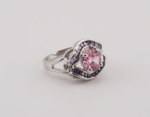 Lade das Bild in den Galerie-Viewer, V129 Ring mit rosa Stein

