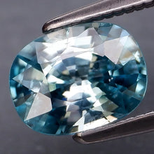 Lade das Bild in den Galerie-Viewer, E1053 Zirkon blau 1,88ct.
