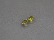 Laden und Abspielen von Videos im Galerie-Viewer, E1107 Sphen Paar 1,21ct.
