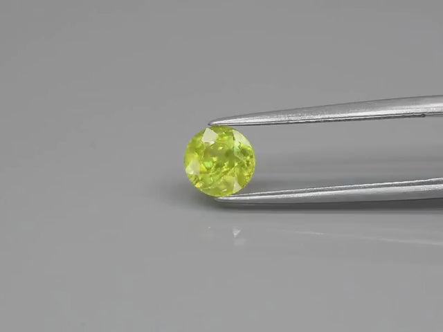 E1119 Sphen rund 1,04ct.