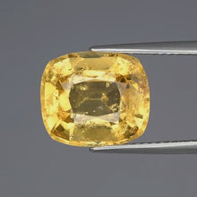 Laden und Abspielen von Videos im Galerie-Viewer, E1023 Grossular gelb 6,14ct.
