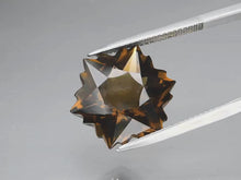 Laden und Abspielen von Videos im Galerie-Viewer, E1021 Rauchquarz, Schneeflocken Schliff 11,02 ct.
